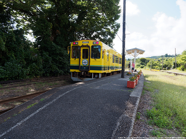 Isumi Railway KiHa200 at Kazusa Nakano