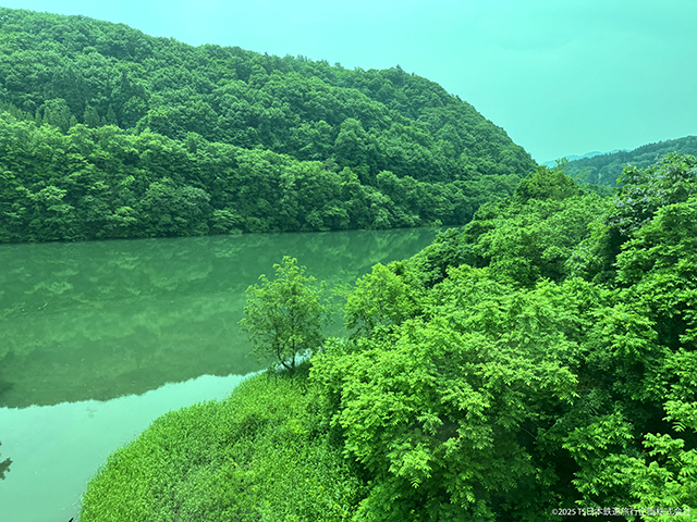 Banetsu West Line Scenery. Agano river close to Kitakata