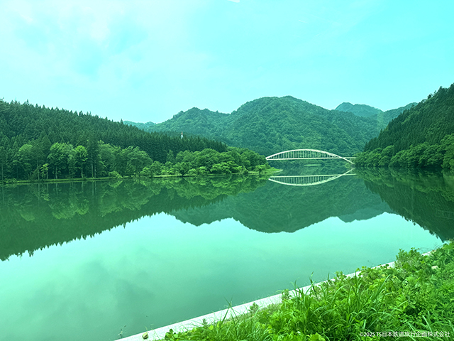 Banetsu West Line - Aga -Tomomi - Bridge spanning the Agano River
