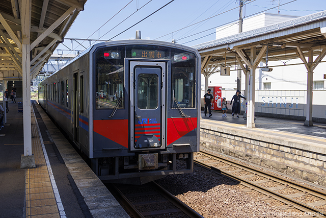 JR West KiHa127 DMU