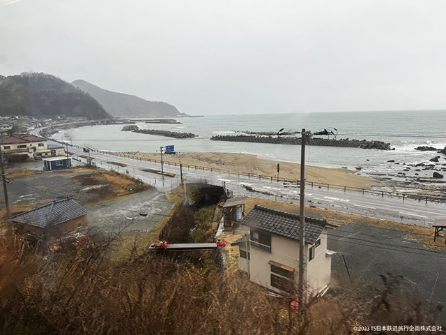 Uetsu Main Line Scenery - Japan Sea at Tsuruoka Kobato
