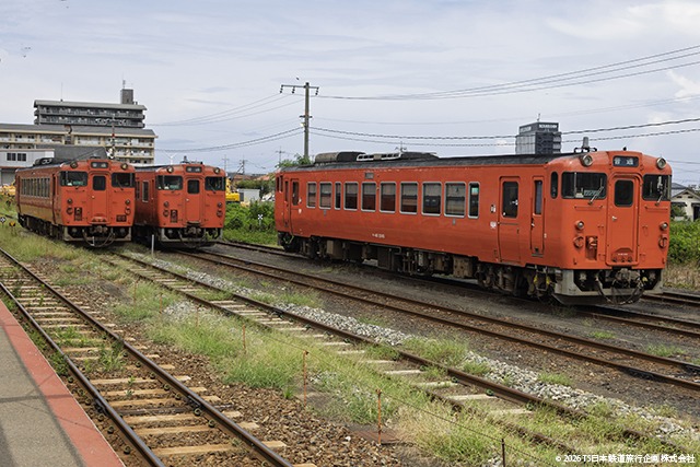 JNR era (JR West) KiHa40s and KiHa47 at Masuda