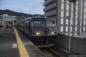 JR West - West Express Ginga (117系)